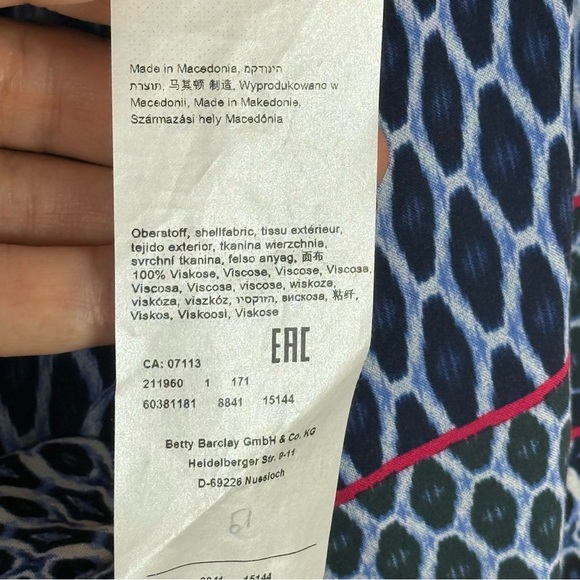 Betty Barclay Blue Red and White Relaxed Graphic Tunic Size Medium - Picture 8 of 10